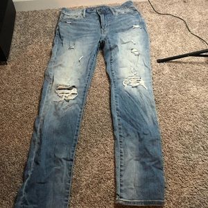 AE distressed blue jeans size 32/34
